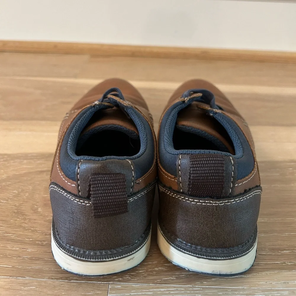 Boys slip on dress shoes Sonoma brand size 2 in good used condition